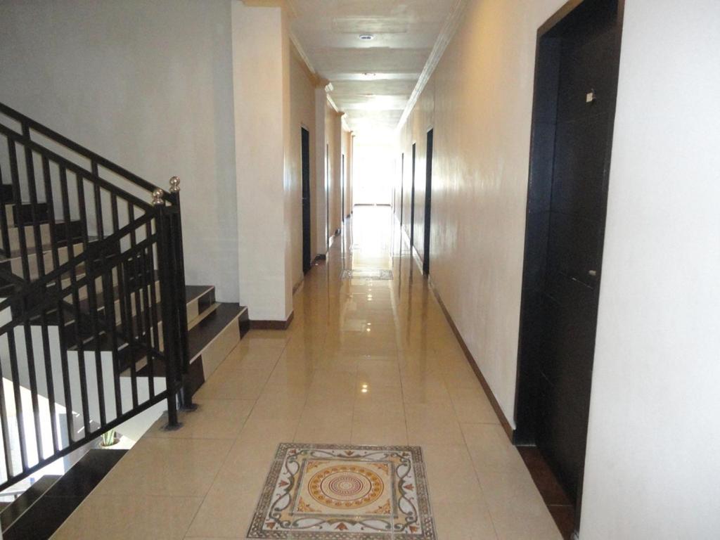 Grand Duta Hotel Palu Extérieur photo