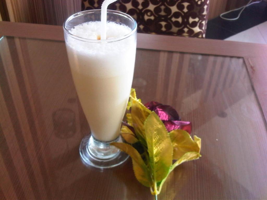 Grand Duta Hotel Palu Extérieur photo